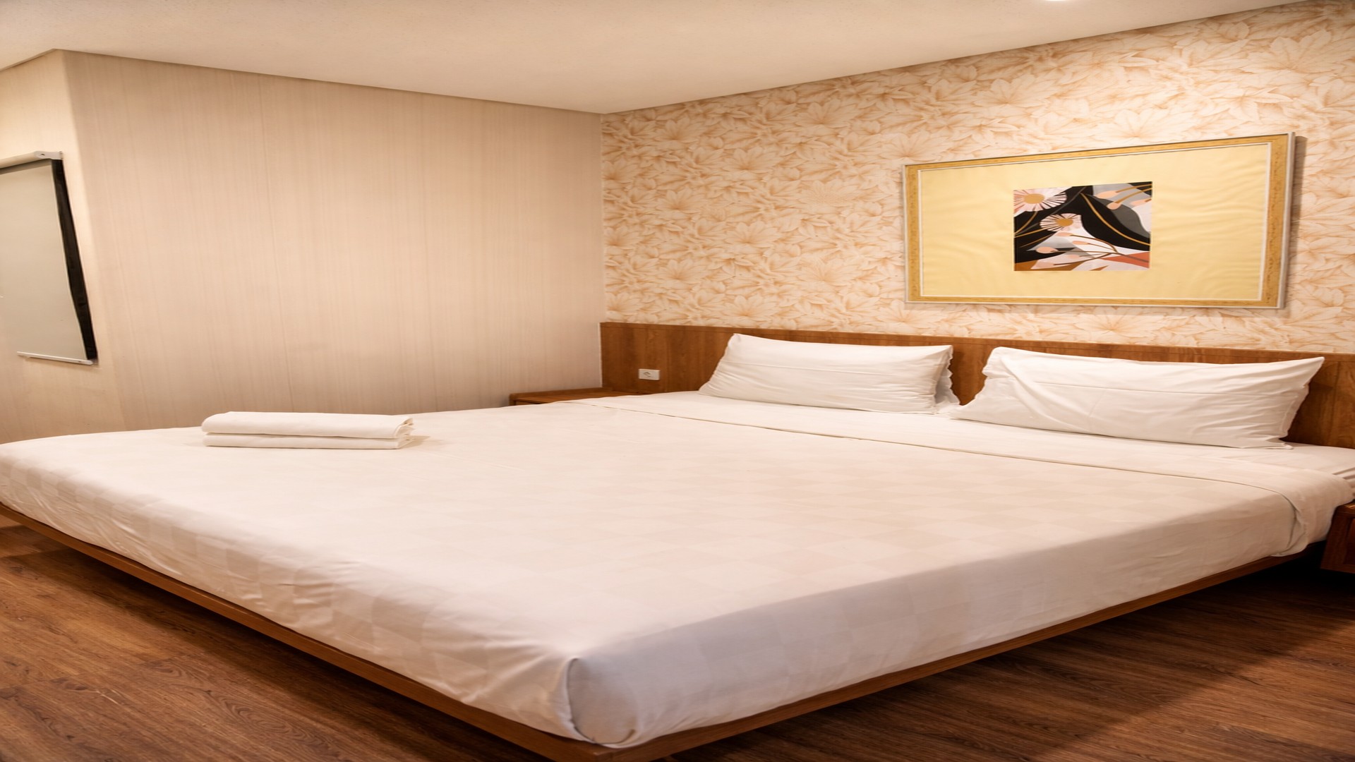 Room Superior The Luxe Sudirman Balikpapan